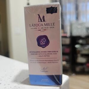 Látoua Mille Revitalizing Hydra Firm Serum